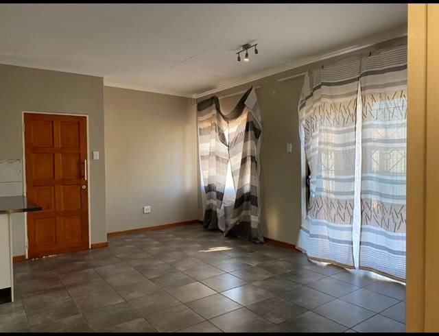 2 BEDROOM PROPERTY TO RENT IN CHROOM PARK